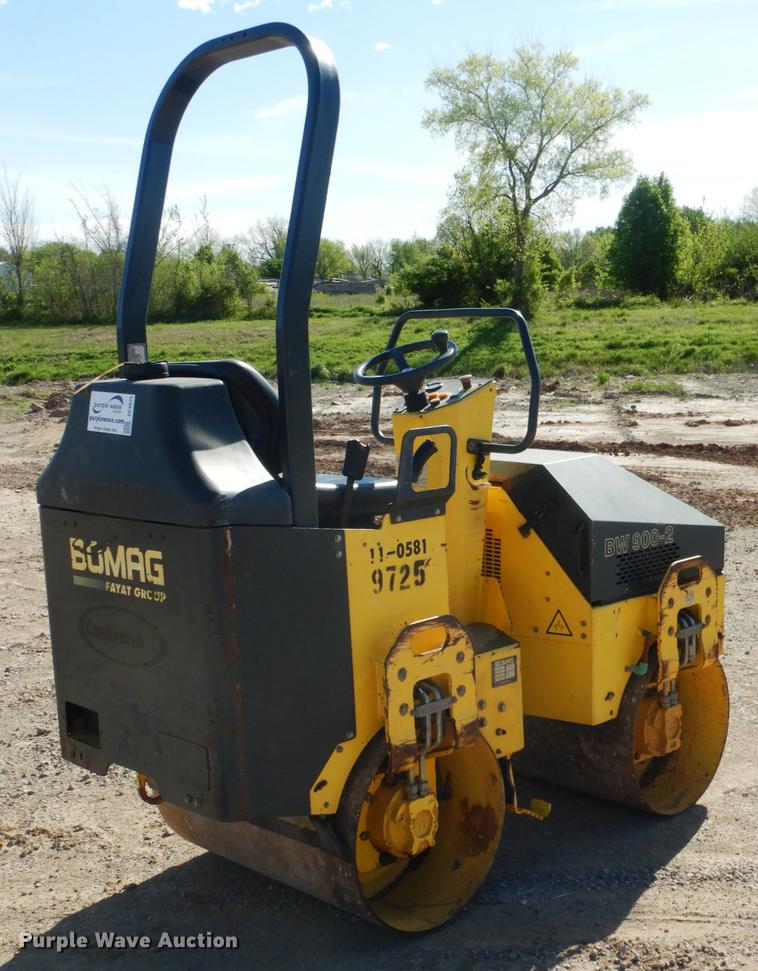 image for item DE3875 2010 Bomag BW900-2 double drum vibratory roller