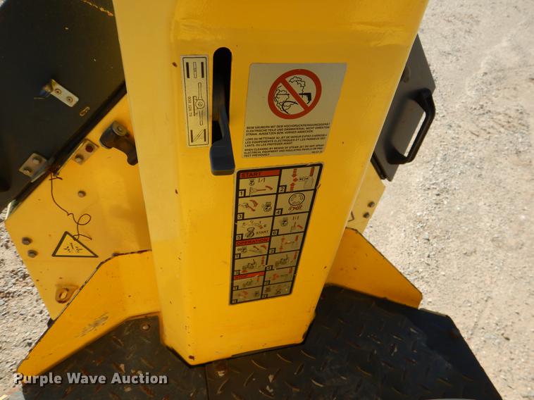 image for item DE3875 2010 Bomag BW900-2 double drum vibratory roller