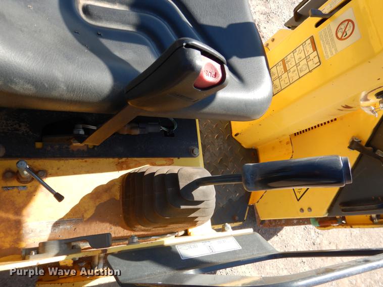 image for item DE3875 2010 Bomag BW900-2 double drum vibratory roller