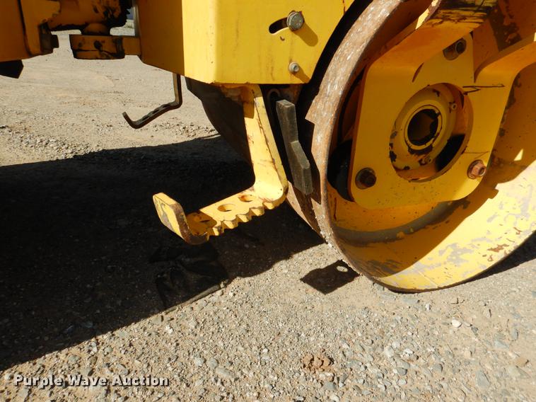 image for item DE3875 2010 Bomag BW900-2 double drum vibratory roller