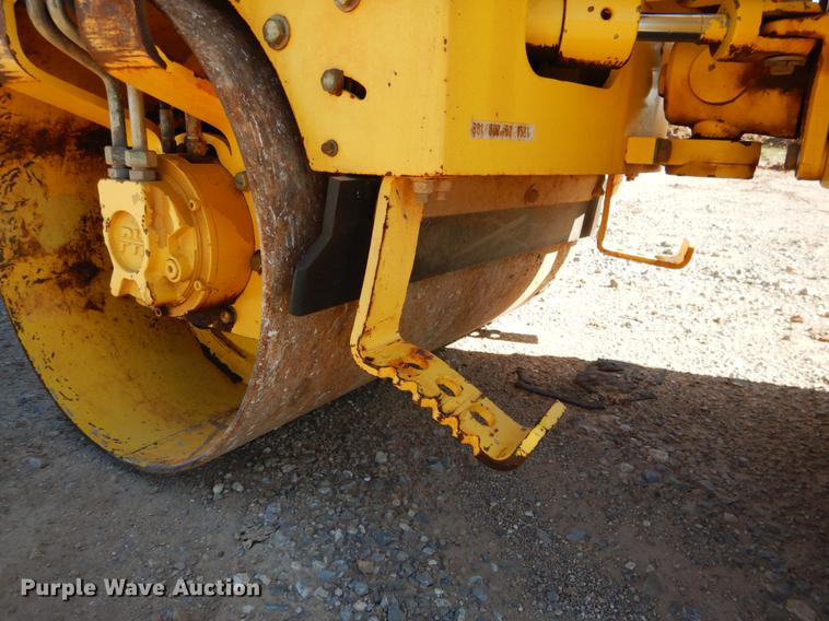 image for item DE3875 2010 Bomag BW900-2 double drum vibratory roller