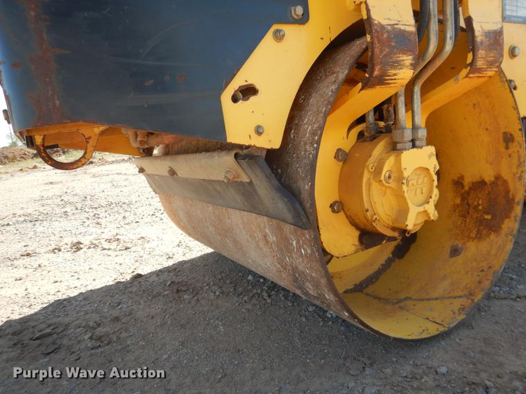 image for item DE3875 2010 Bomag BW900-2 double drum vibratory roller