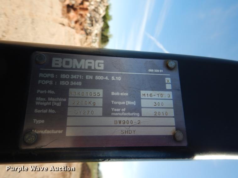 image for item DE3875 2010 Bomag BW900-2 double drum vibratory roller