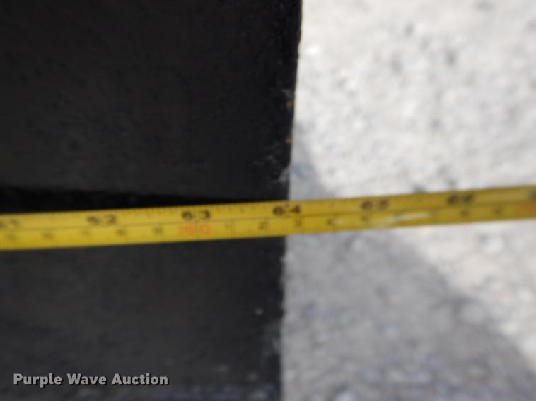 image for item DE3893 2005 Ditch Witch RT40 trencher