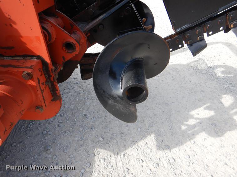 image for item DE3893 2005 Ditch Witch RT40 trencher