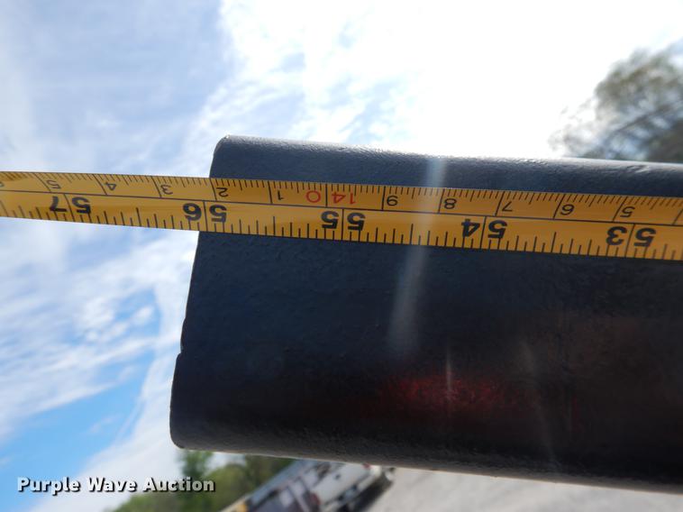 image for item DE3893 2005 Ditch Witch RT40 trencher