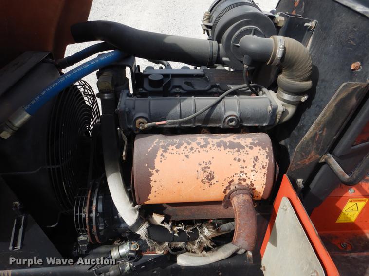 image for item DE3893 2005 Ditch Witch RT40 trencher