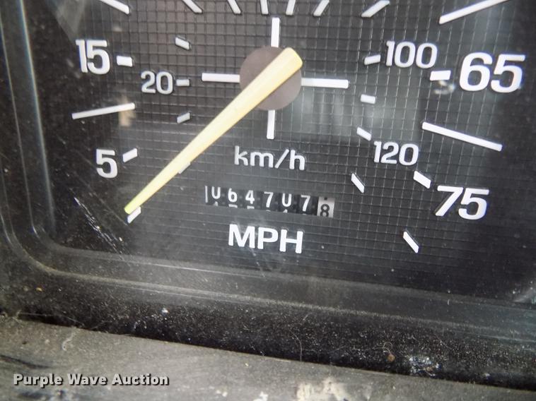 image for item DE7647 1990 Ford FT900 vacuum truck