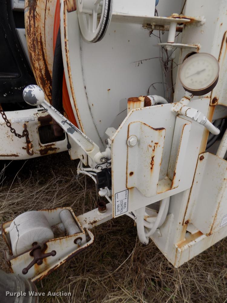 image for item DE7647 1990 Ford FT900 vacuum truck