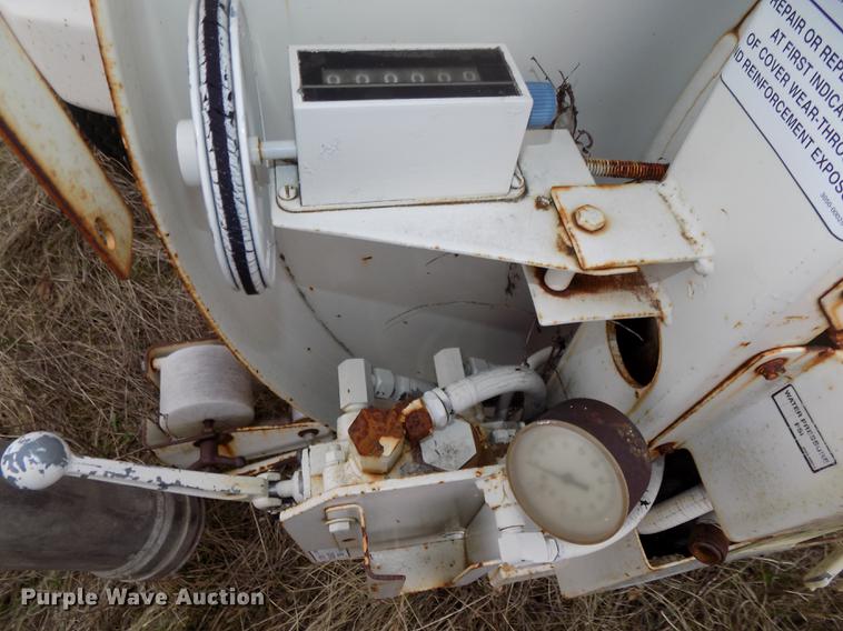 image for item DE7647 1990 Ford FT900 vacuum truck