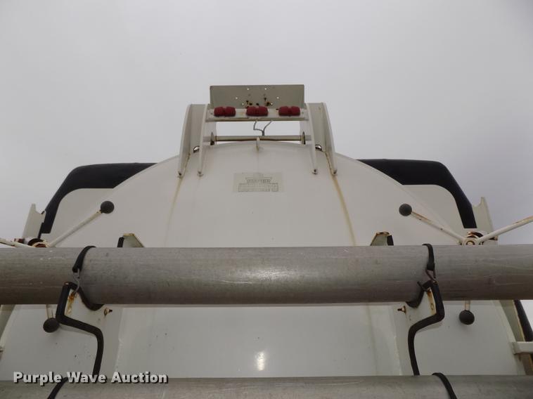 image for item DE7647 1990 Ford FT900 vacuum truck