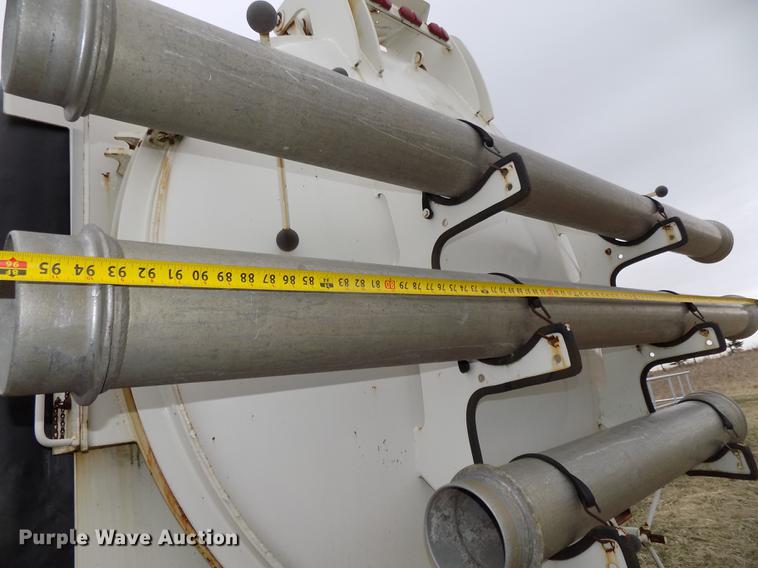 image for item DE7647 1990 Ford FT900 vacuum truck