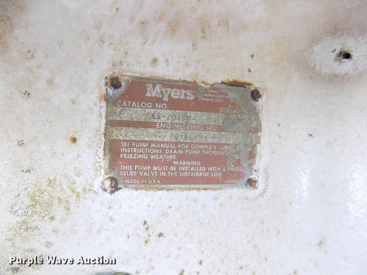 image for item DE7647 1990 Ford FT900 vacuum truck