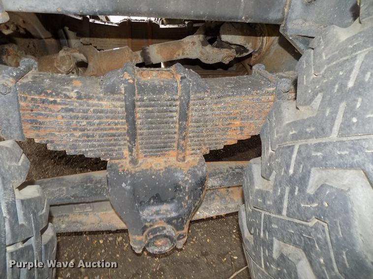 image for item DE7647 1990 Ford FT900 vacuum truck