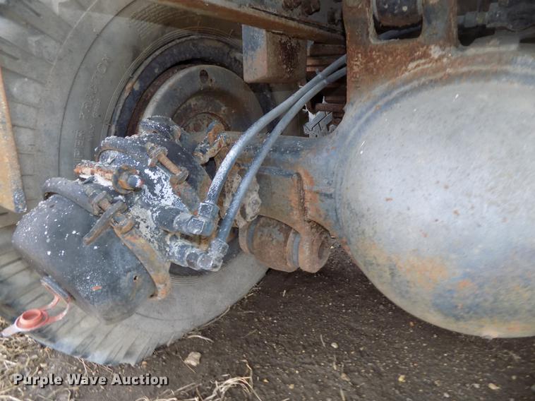 image for item DE7647 1990 Ford FT900 vacuum truck