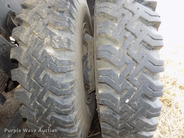 image for item DE7647 1990 Ford FT900 vacuum truck