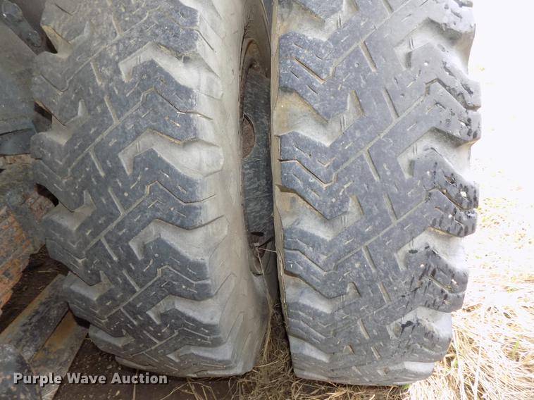 image for item DE7647 1990 Ford FT900 vacuum truck