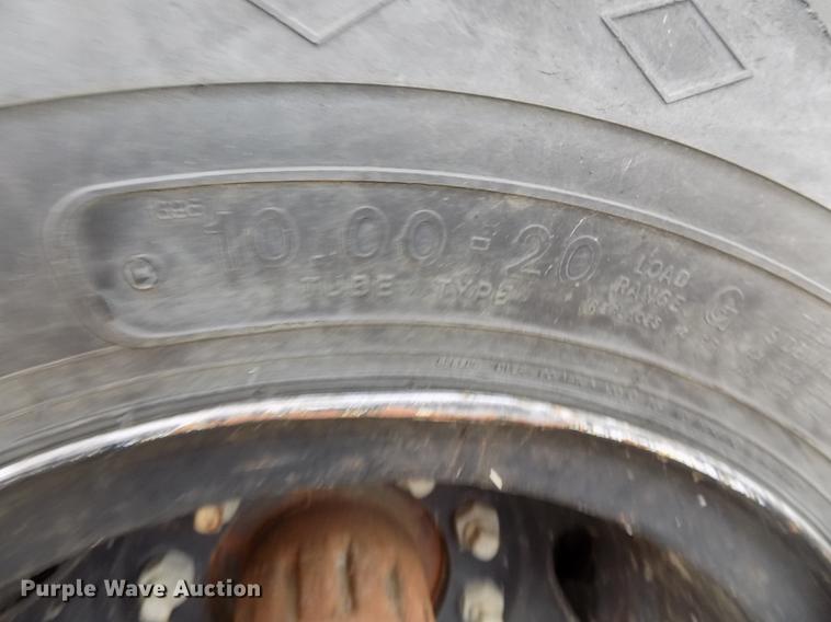 image for item DE7647 1990 Ford FT900 vacuum truck