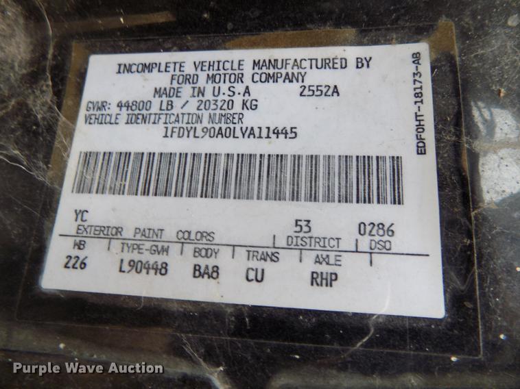 image for item DE7647 1990 Ford FT900 vacuum truck