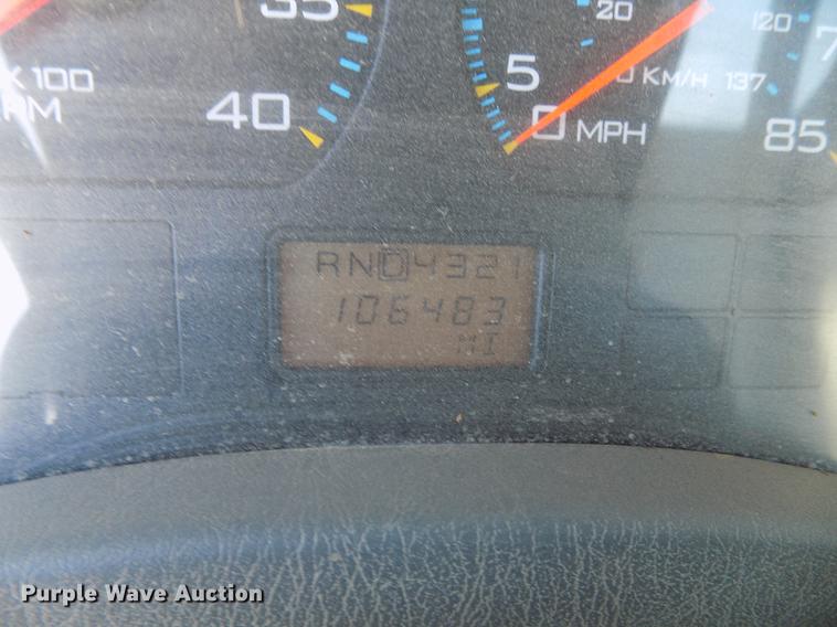 image for item DE7659 2005 International 7400 digger derrick truck