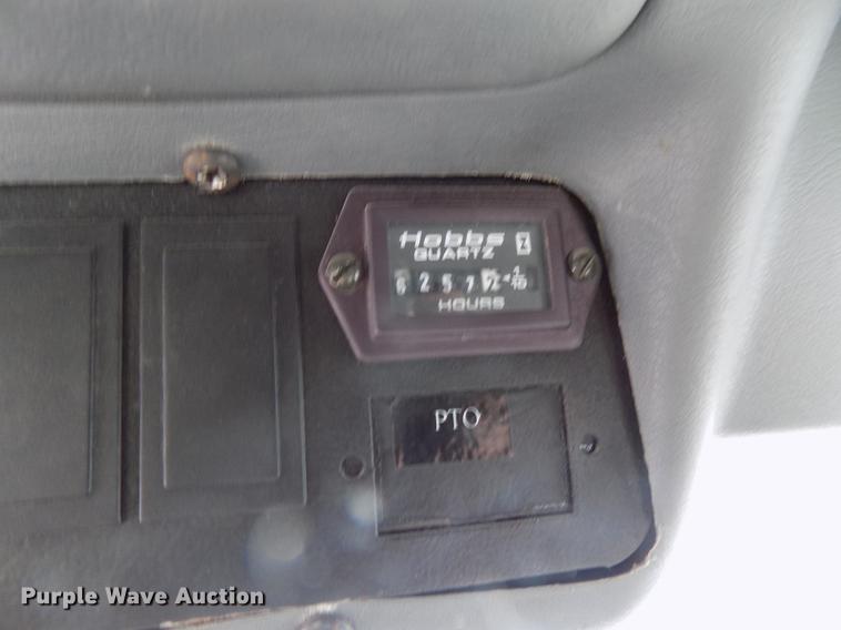 image for item DE7659 2005 International 7400 digger derrick truck