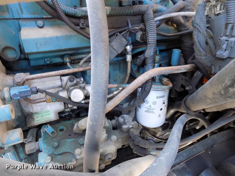 image for item DE7659 2005 International 7400 digger derrick truck