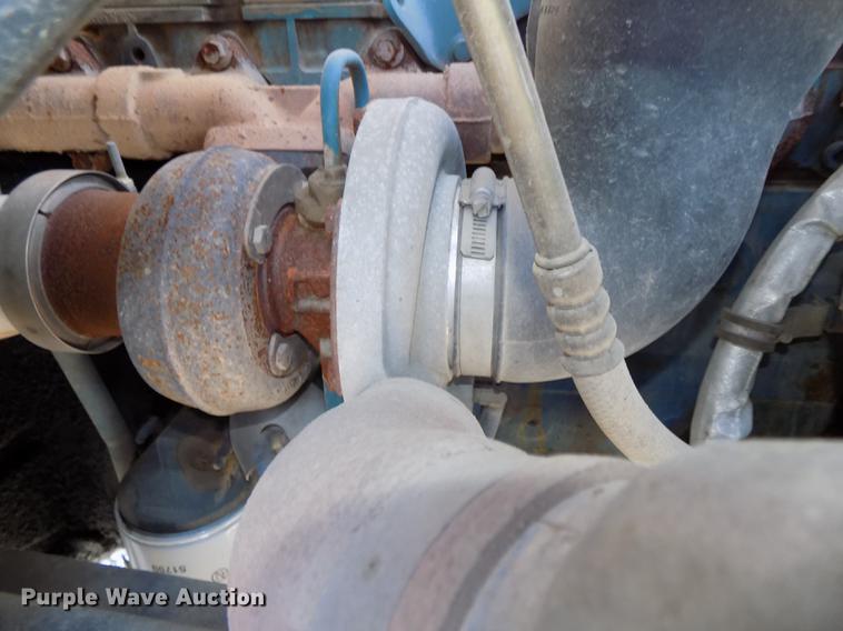 image for item DE7659 2005 International 7400 digger derrick truck