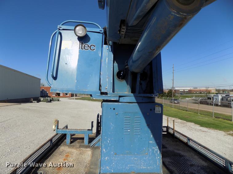 image for item DE7659 2005 International 7400 digger derrick truck