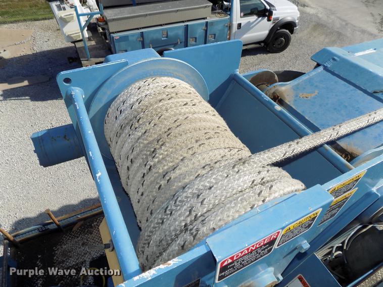 image for item DE7659 2005 International 7400 digger derrick truck