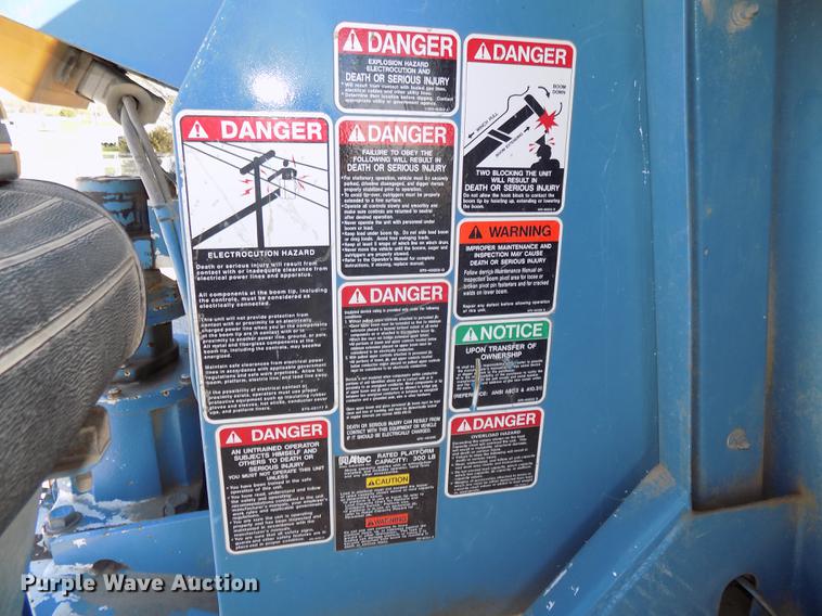 image for item DE7659 2005 International 7400 digger derrick truck