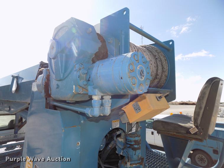 image for item DE7659 2005 International 7400 digger derrick truck