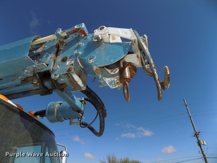 image for item DE7659 2005 International 7400 digger derrick truck