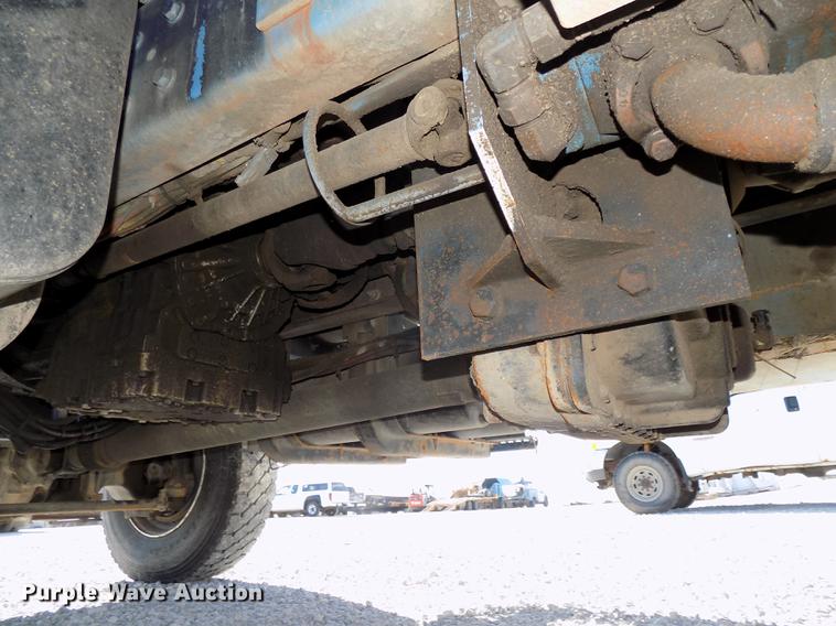 image for item DE7659 2005 International 7400 digger derrick truck