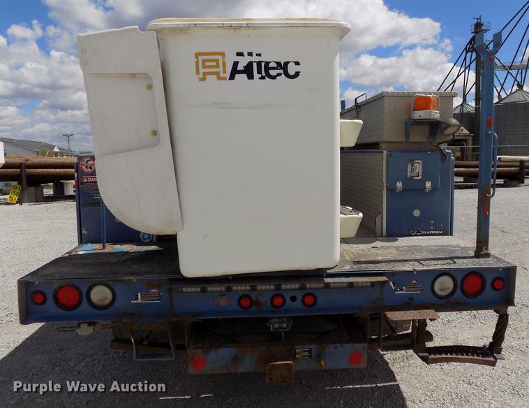 image for item DE7661 2009 Dodge Ram 5500 bucket truck