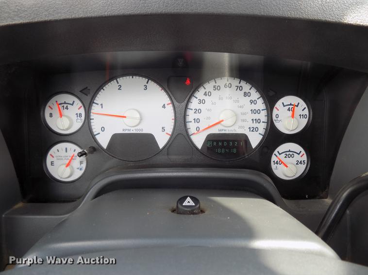 image for item DE7661 2009 Dodge Ram 5500 bucket truck