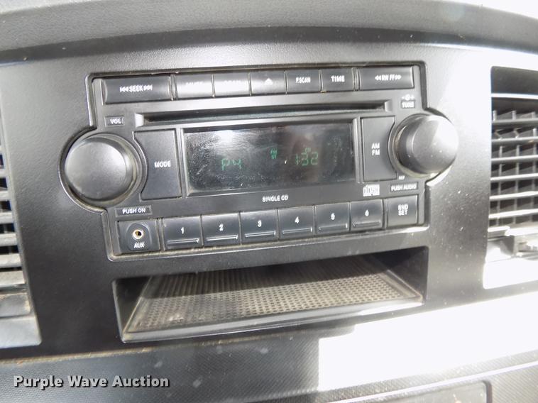 image for item DE7661 2009 Dodge Ram 5500 bucket truck