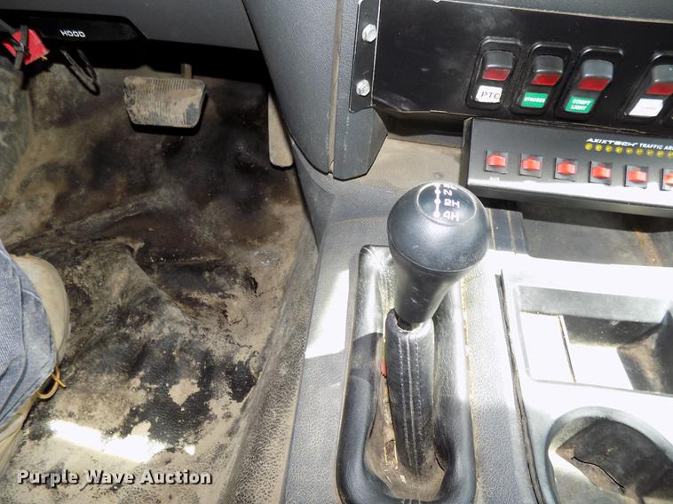 image for item DE7661 2009 Dodge Ram 5500 bucket truck