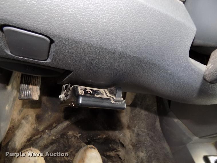 image for item DE7661 2009 Dodge Ram 5500 bucket truck