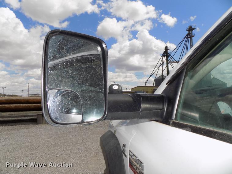 image for item DE7661 2009 Dodge Ram 5500 bucket truck