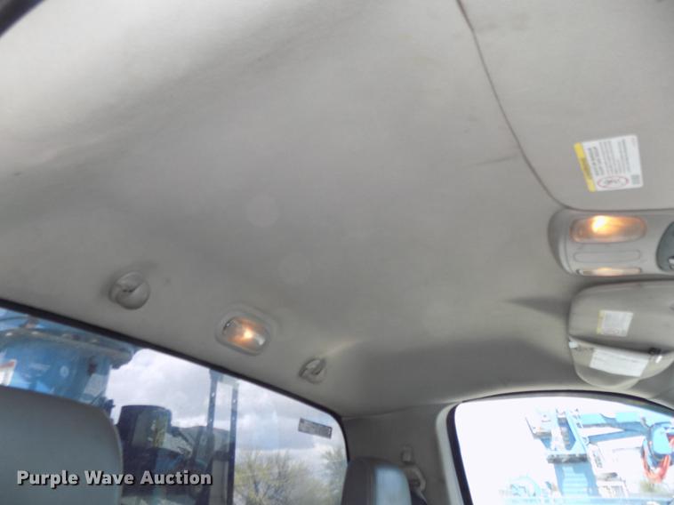 image for item DE7661 2009 Dodge Ram 5500 bucket truck