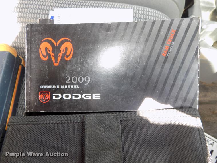 image for item DE7661 2009 Dodge Ram 5500 bucket truck