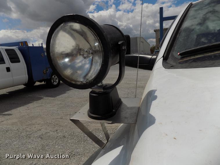 image for item DE7661 2009 Dodge Ram 5500 bucket truck