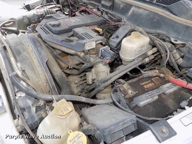 image for item DE7661 2009 Dodge Ram 5500 bucket truck