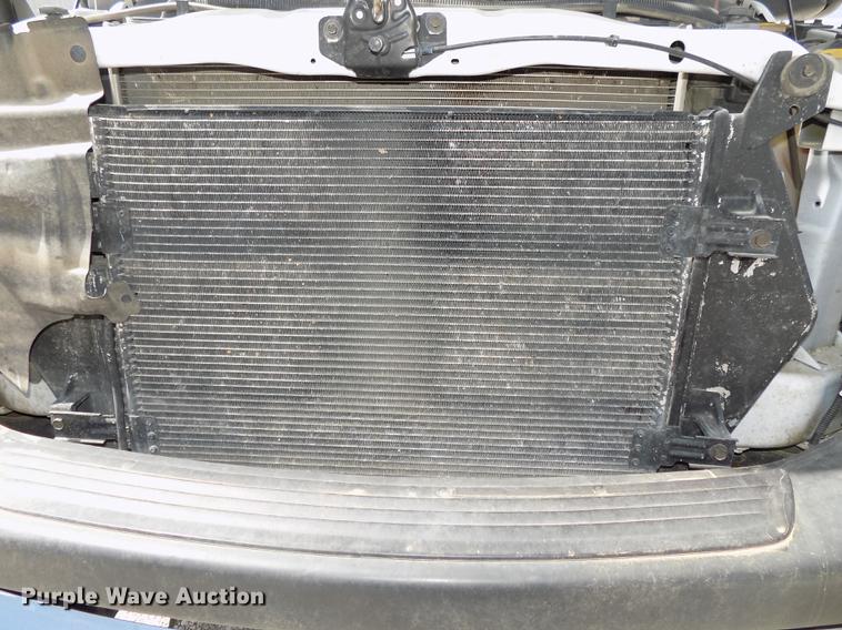 image for item DE7661 2009 Dodge Ram 5500 bucket truck