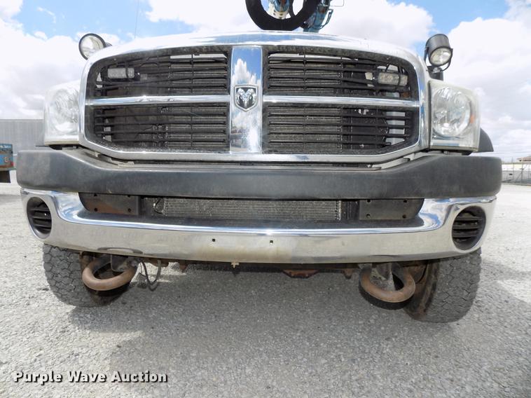 image for item DE7661 2009 Dodge Ram 5500 bucket truck