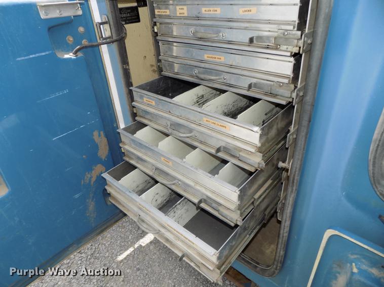 image for item DE7661 2009 Dodge Ram 5500 bucket truck