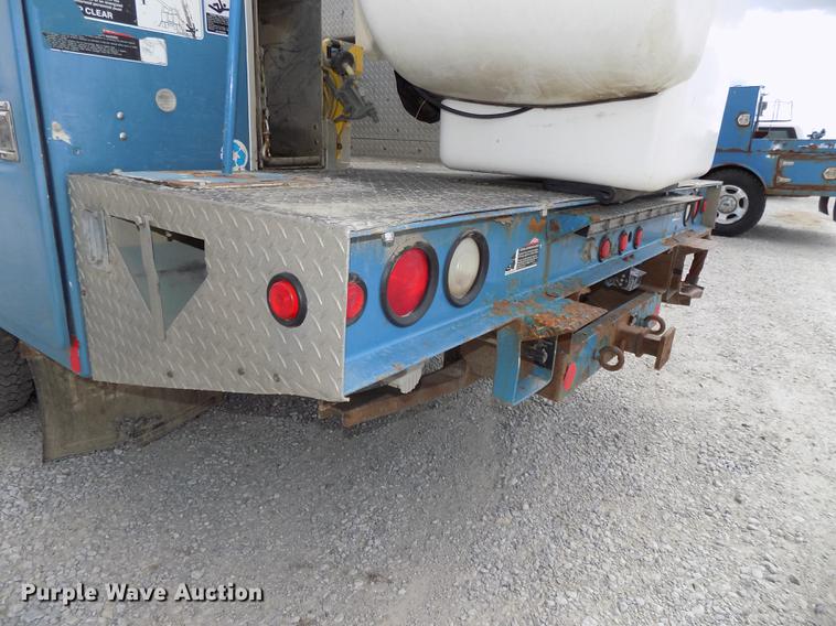 image for item DE7661 2009 Dodge Ram 5500 bucket truck