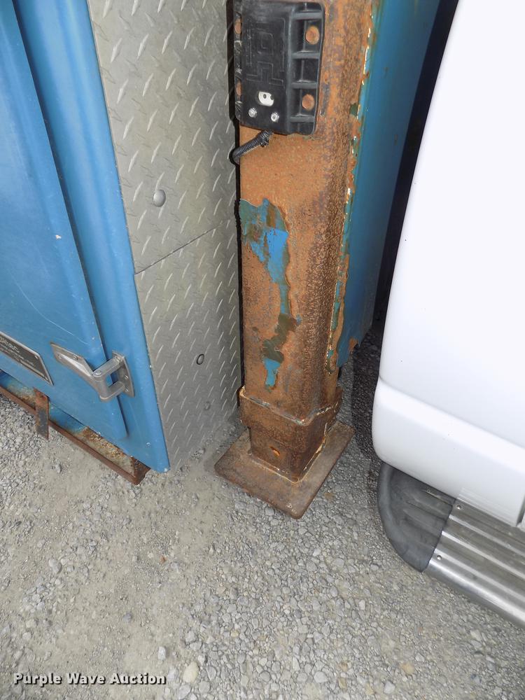 image for item DE7661 2009 Dodge Ram 5500 bucket truck