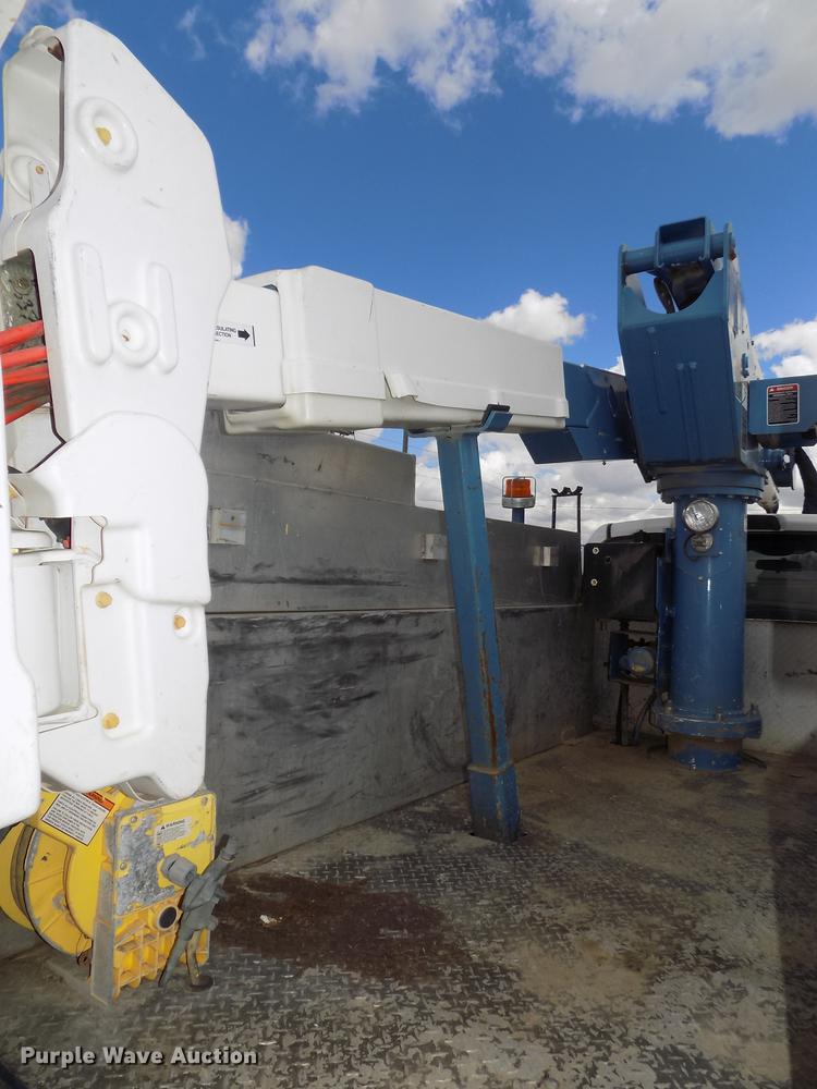 image for item DE7661 2009 Dodge Ram 5500 bucket truck