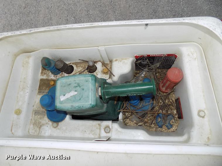 image for item DE7661 2009 Dodge Ram 5500 bucket truck